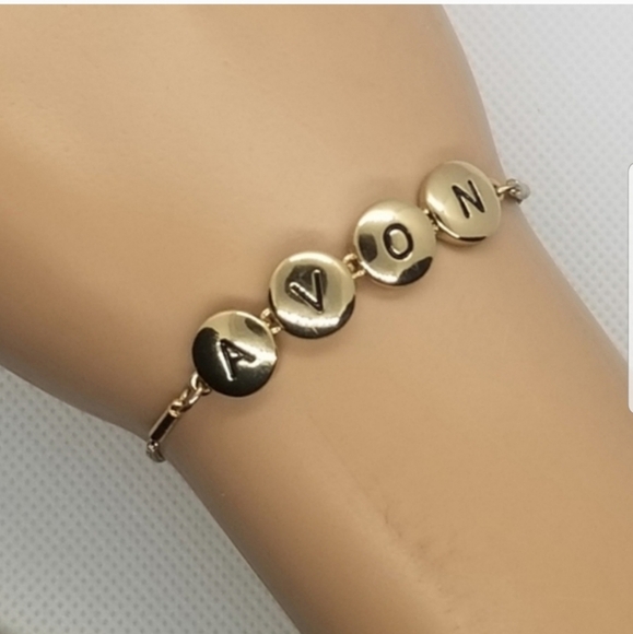 AVON VINTAGE GOLDTONED LIMITED EDITION ADJUSTABLE CHARM BRACELET - Picture 2 of 4